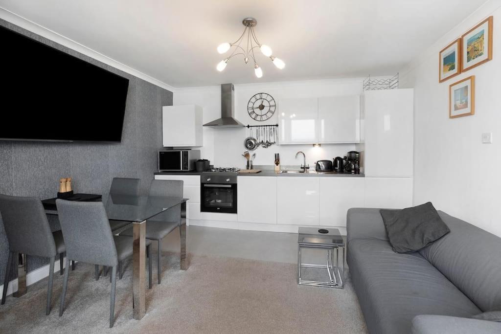 Beach Front Flat Shaldon With Parking Екстериор снимка