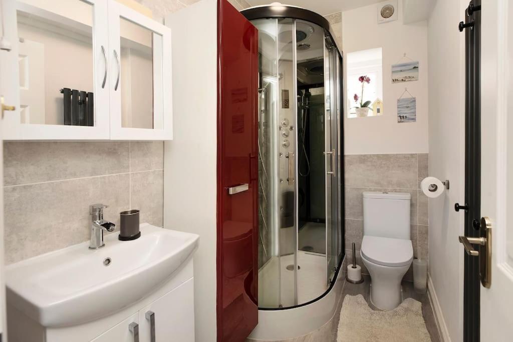 Beach Front Flat Shaldon With Parking Екстериор снимка