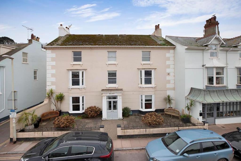 Beach Front Flat Shaldon With Parking Екстериор снимка